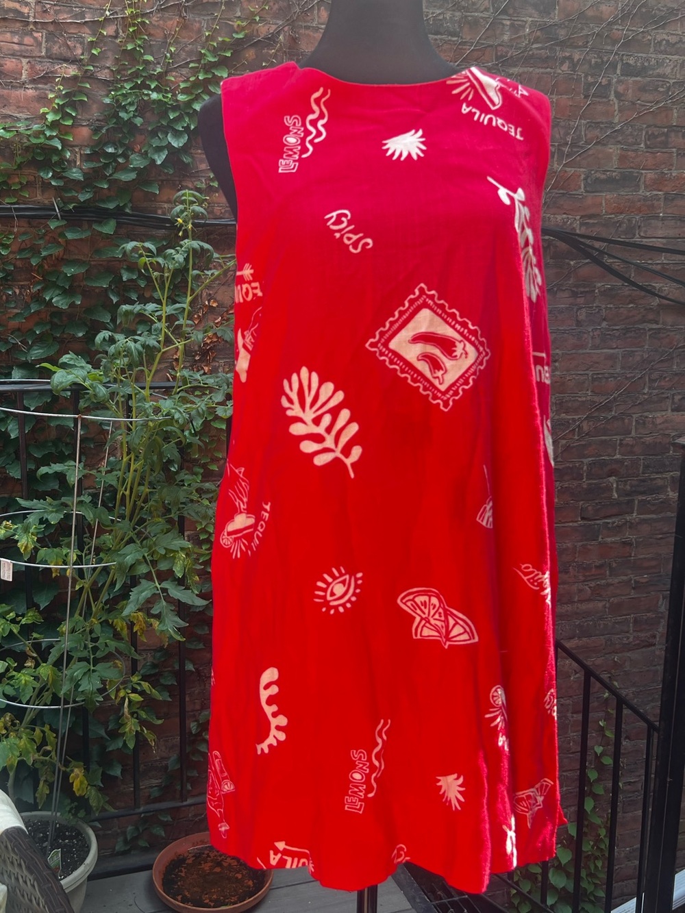 Sleeveless Red Printed Mini Dress - Casual Summer Style